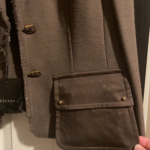 Blazer - Picture 3 of 11